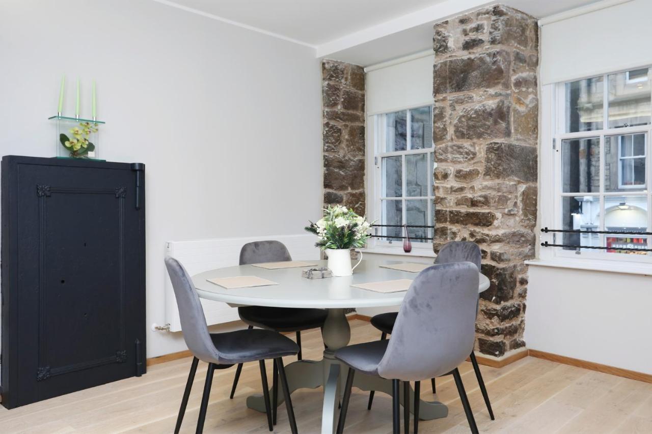 Joivy Refurbished Home On The Royal Mile Единбург Екстер'єр фото